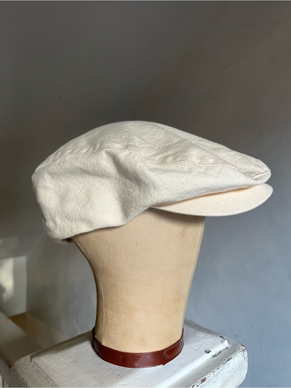 Vintage 2002 Y2k Banana Republic Cream Cotton Golf Cap